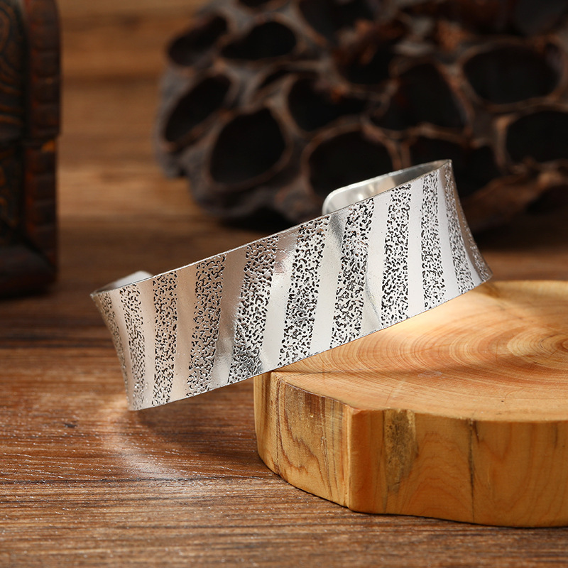 Retro metal wide open bracelet, a silver exotic bracelet with a unique European and American ethnic style, a niche accessory for women pic 6