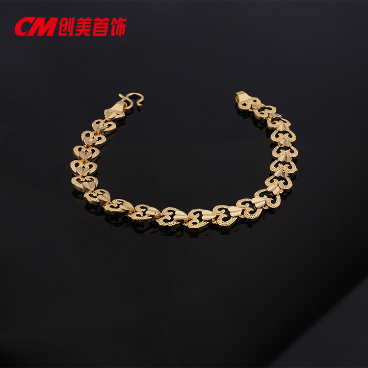 Chuangmei Jewelry offers wholesale 24K gold-plated heart-shaped butterfly bracelets for women, featuring a retro ethnic style and a luxurious wedding accessory pic 4