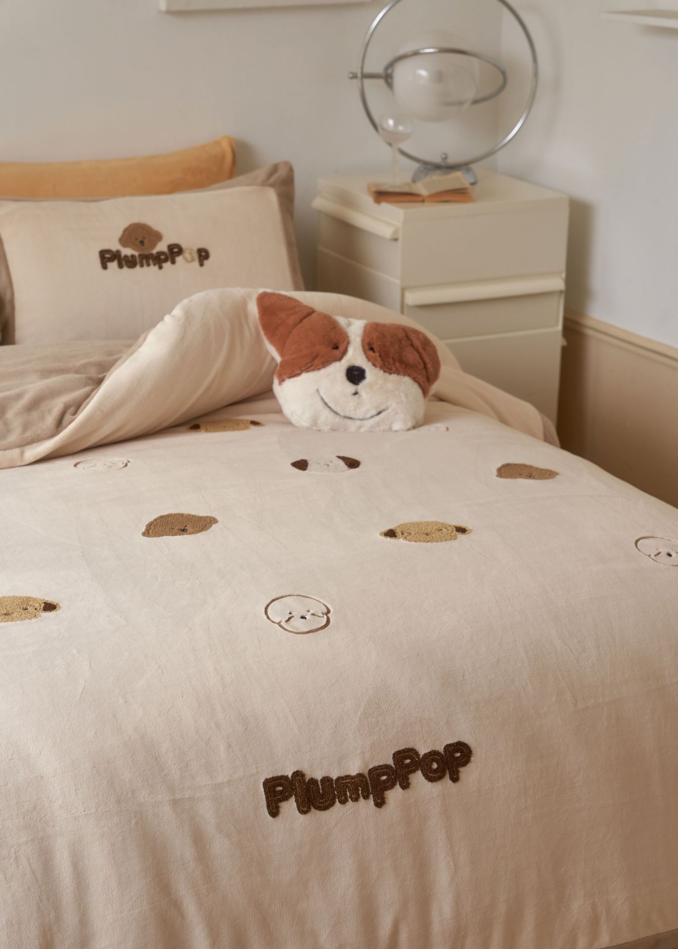 Alta calidad leche de lana mantener caliente y cómodo conjunto de cuatro piezas casa alfombra ropa de cama venta directa de fábrica de verano de dibujos animados acrílico cama bonin set pic 3