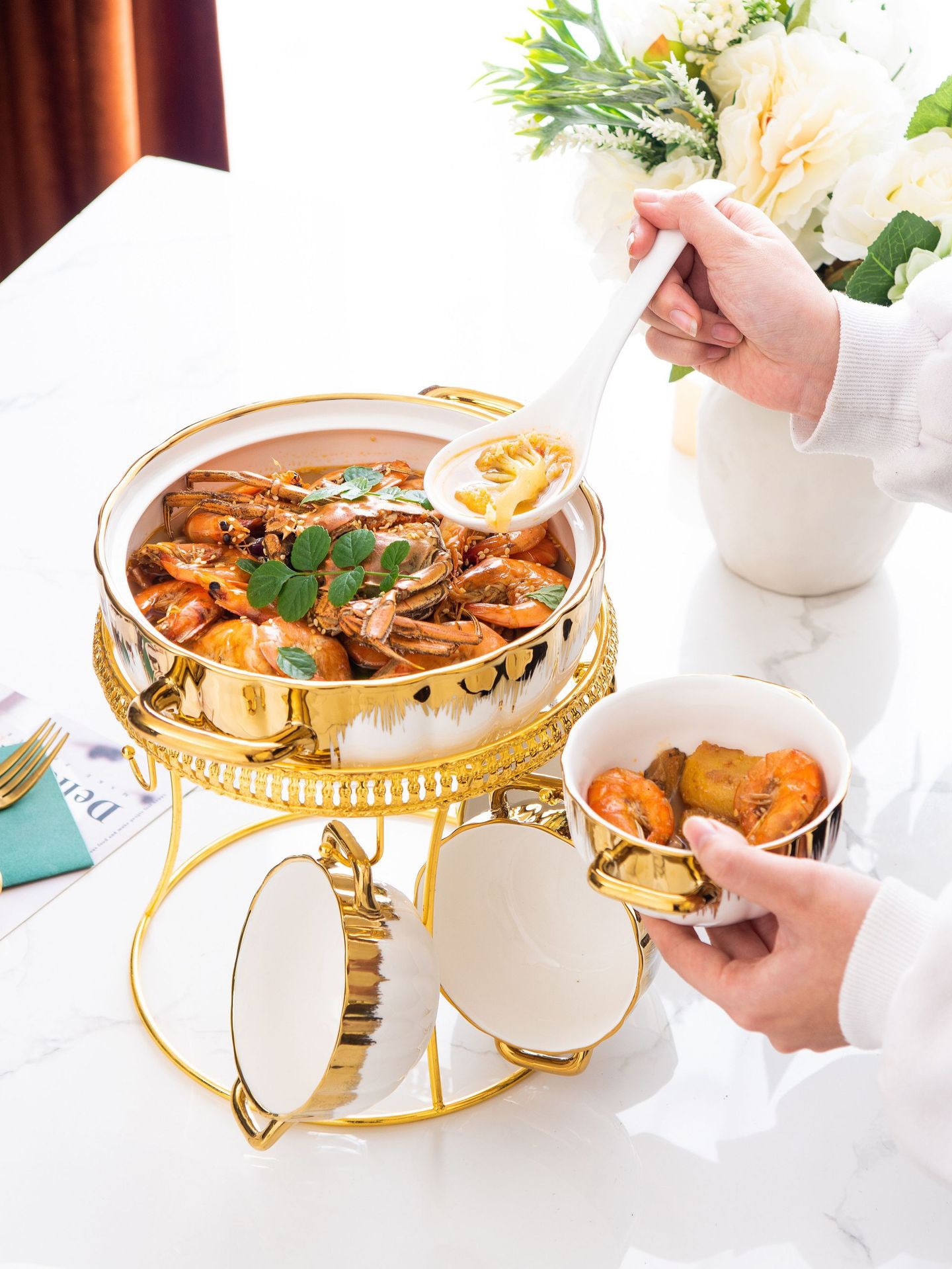 出口创意家用餐具镀金汤锅带盖高档轻奢双耳陶瓷汤锅套装带铁架详情8