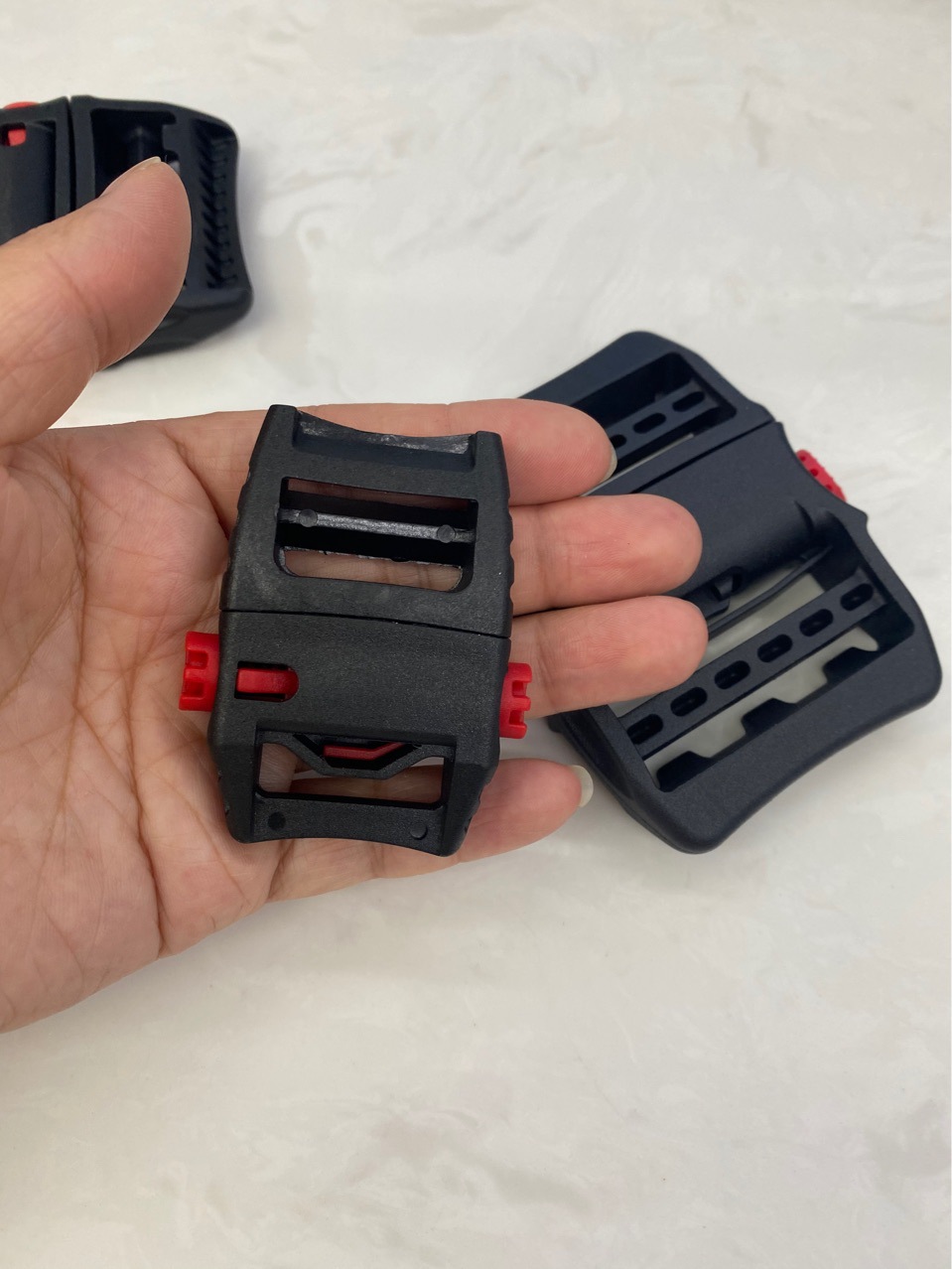 Wholesale and retail of dog buckles, pet supplies, plastic buckles, accessories, bags and ornaments. Customization is supported pic 7