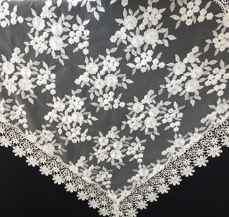Golden Green Leaf Modern, simple, fashionable, creative, elegant and high-end, milk silk, gold and silver thread embroidered tablecloths, rectangular embroidered tablecloths and cover cloths factory direct sales pic 9