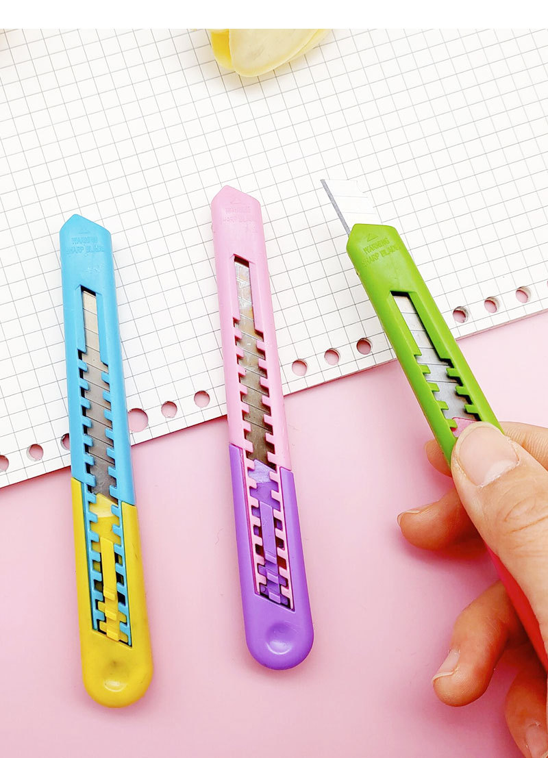 Creative two-color small utility knife, stainless steel wallpaper knife, unboxing and paper cutting knife, cute student stationery and express delivery knife pic 2