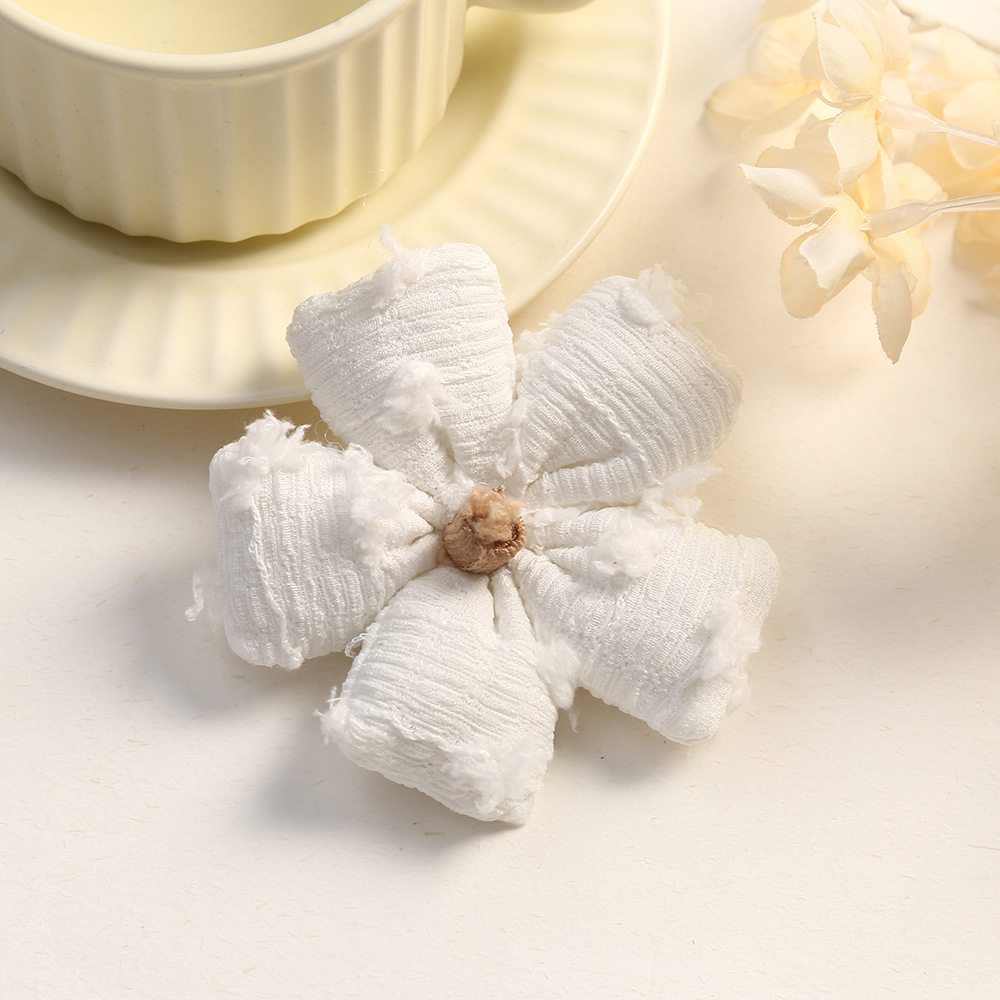 Wholesale of classic Japanese-style cotton-filled three-dimensional flower brooch accessories and accessories for clothing, bags and accessories pic 8