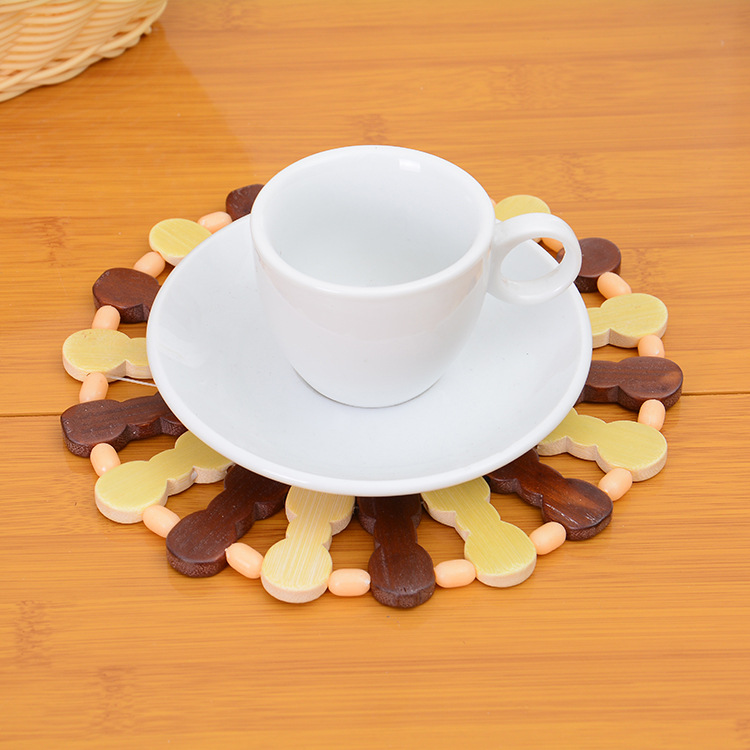 The 16cm round bamboo hollowed-out coasters and placemats at the two-yuan store are selling well. The bamboo heat-insulating MATS and bowl MATS are also on sale pic 5