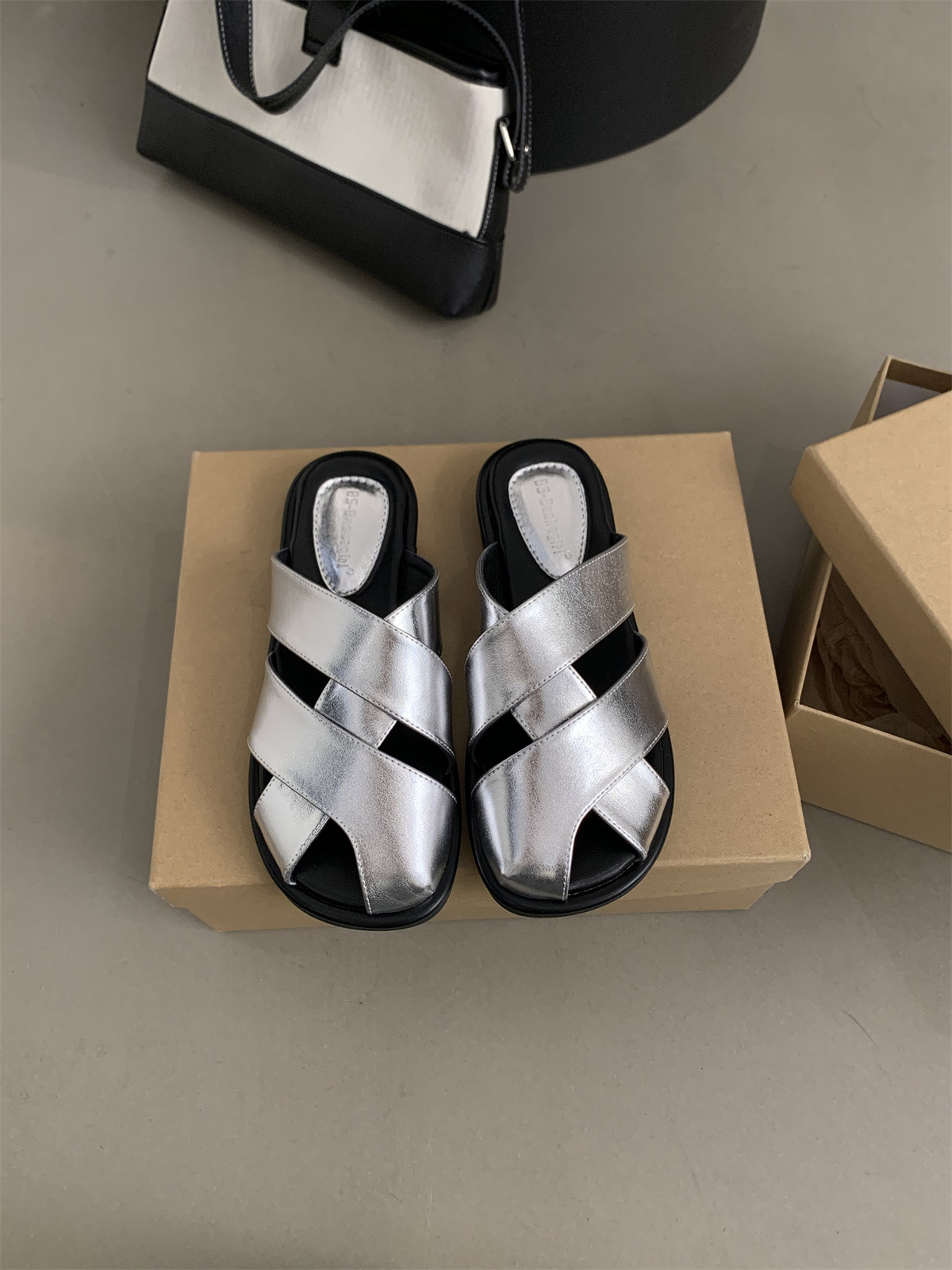 女士包头半拖鞋女夏外穿新款仙女风海边度假沙滩平底法式罗马凉拖详情18