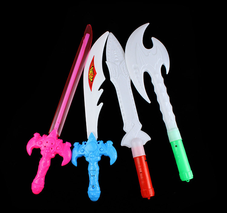 小号发光玩具刀剑 仿真弯月战斗发光斧头 地摊发光玩具热卖批发详情18