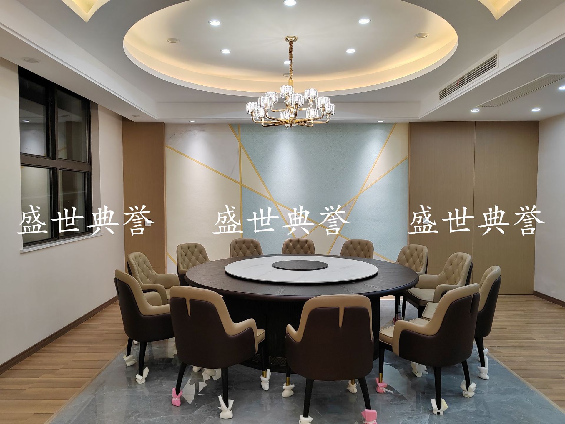 Xinyang high-end club electric dining tables and chairs, hotel new Chinese-style solid wood dining tables, restaurant private rooms automatic turntable dining tables pic 17