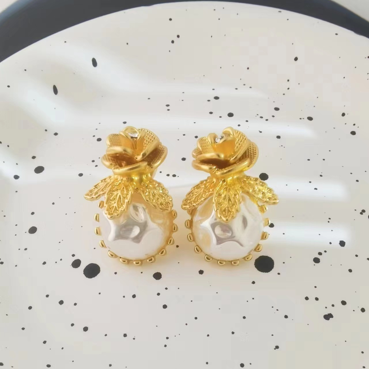 中古立体花朵树叶耳环女气质金色玫瑰花异形珍珠S925银针耳钉耳饰详情1