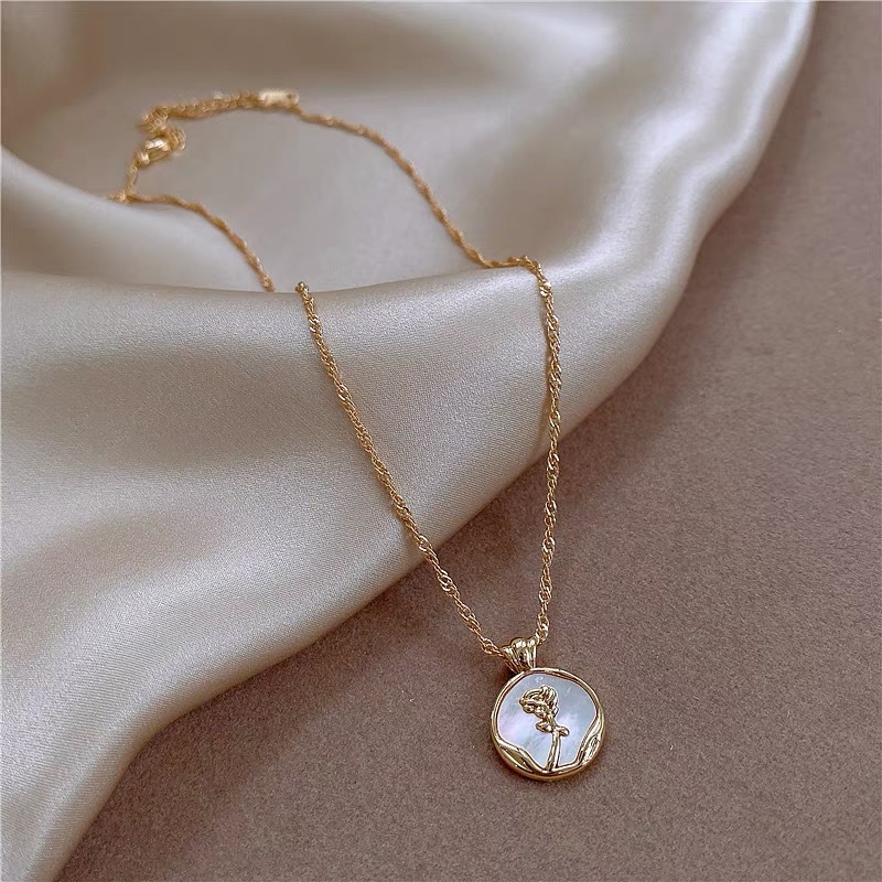 Gold brick titanium steel necklace for women, light luxury, high-end design sense, niche golden collarbone chain, 2025 new trendy sweater chain pic 14