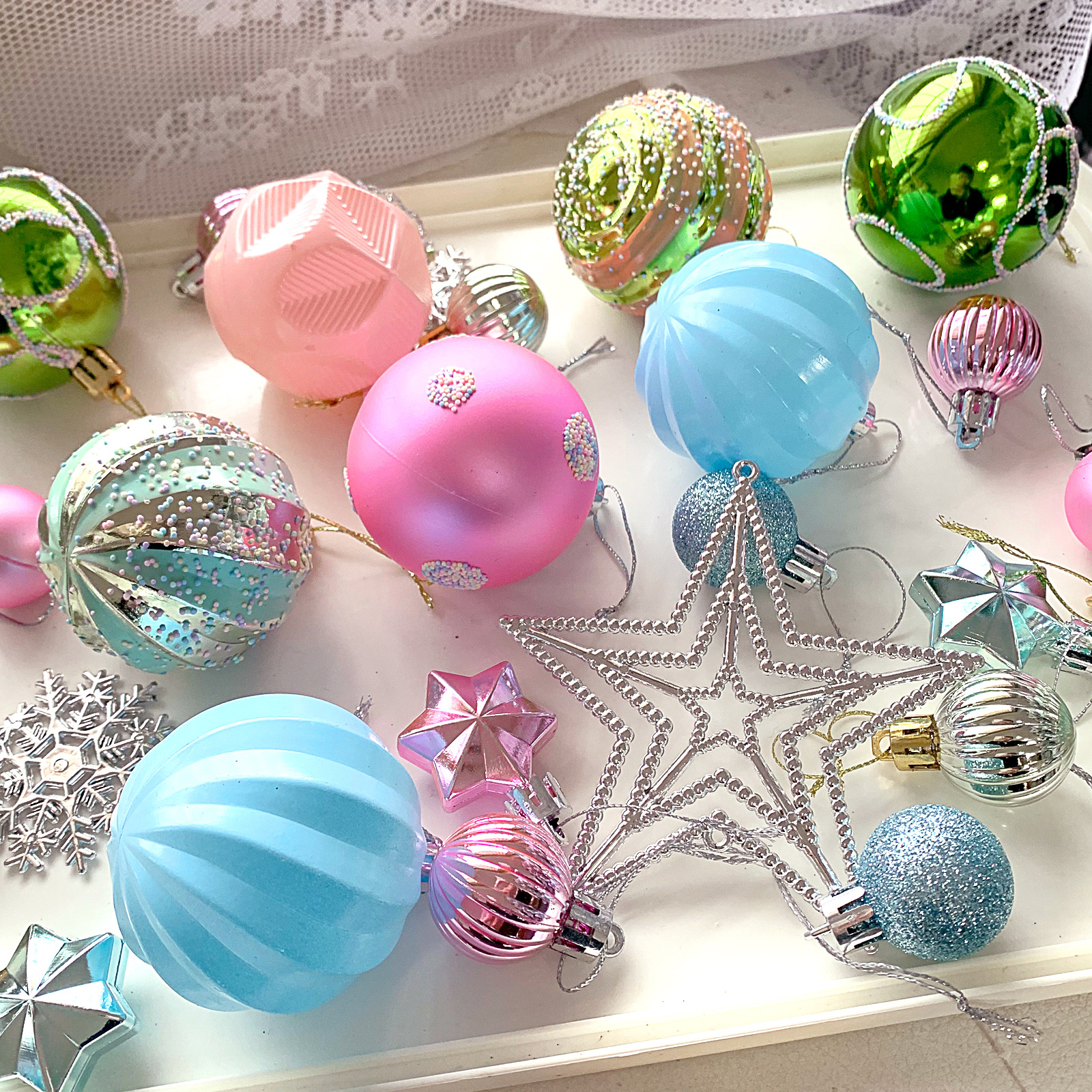 Temu/SHEIN Christmas decorations: Electroplated deer plastic balls, painted Christmas ball sets, Christmas tree pendants pic 5