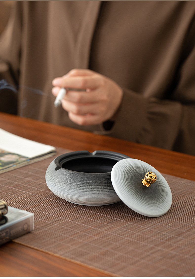 创意大烟灰缸家用陶瓷漏斗防飞灰带盖办公室烟缸客厅防风雕刻LOGO详情9