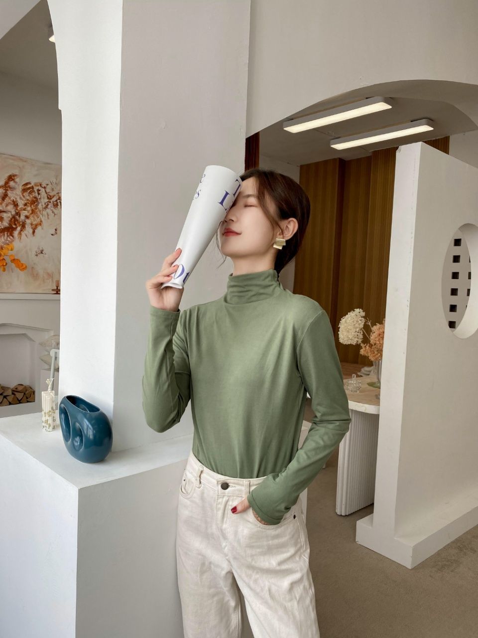 For autumn and winter, pair a semi-high-neck Korean-style mask base layer with a versatile, thick, stylish and slimming long-sleeved T-shirt for ladies pic 21