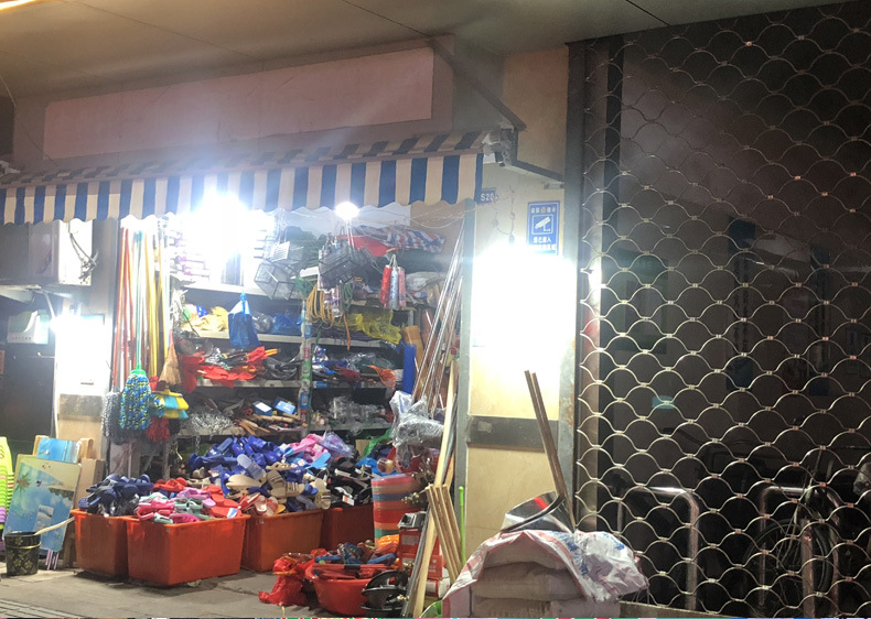 Solar-charged LED flying saucer lights, household power outage emergency bulbs, outdoor camping lights, night market stall lights pic 11