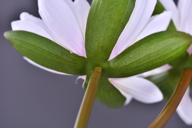 Wholesale manufacturer of artificial water lilies, direct sales of artificial flowers for wedding, home, hotel and homestay soft furnishings, artificial flowers, and photography props pic 19