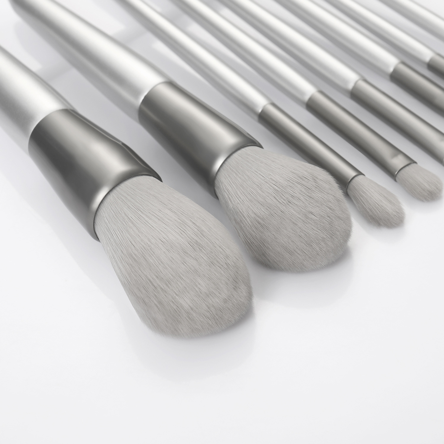 The manufacturer supplies 8 makeup brush sets, storage bags, artificial fiber wooden handles, blush brushes, loose powder brushes, shanilak in stock pic 10
