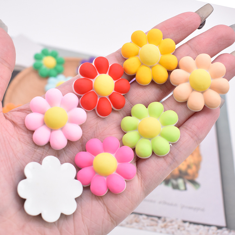 新款半3D彩色花朵系列箱包胸针饰品配件小号立体软胶贴片diy配饰详情10