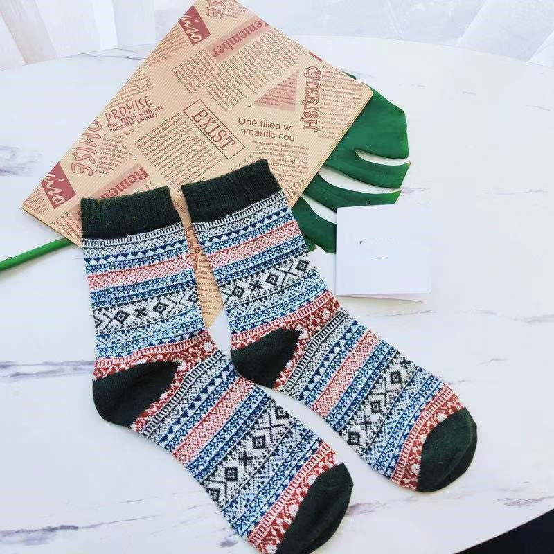 Wholesale of 2022 Winter new U-Home Totem socks, high-top patterned home floor socks, gg warm wool socks and snow socks pic 6