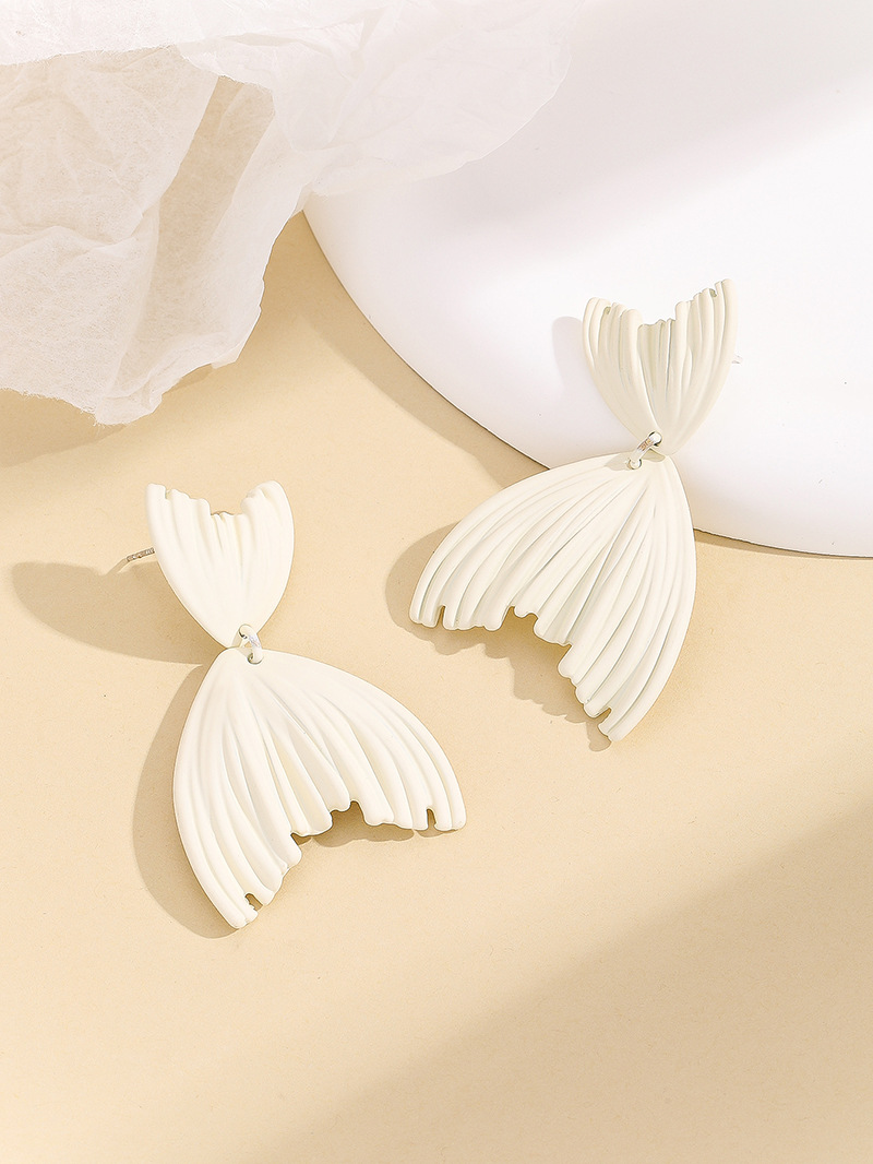 铜喷漆美人鱼尾高级感耳环女法式优雅气质轻奢耳饰品百搭耳钉批发详情6