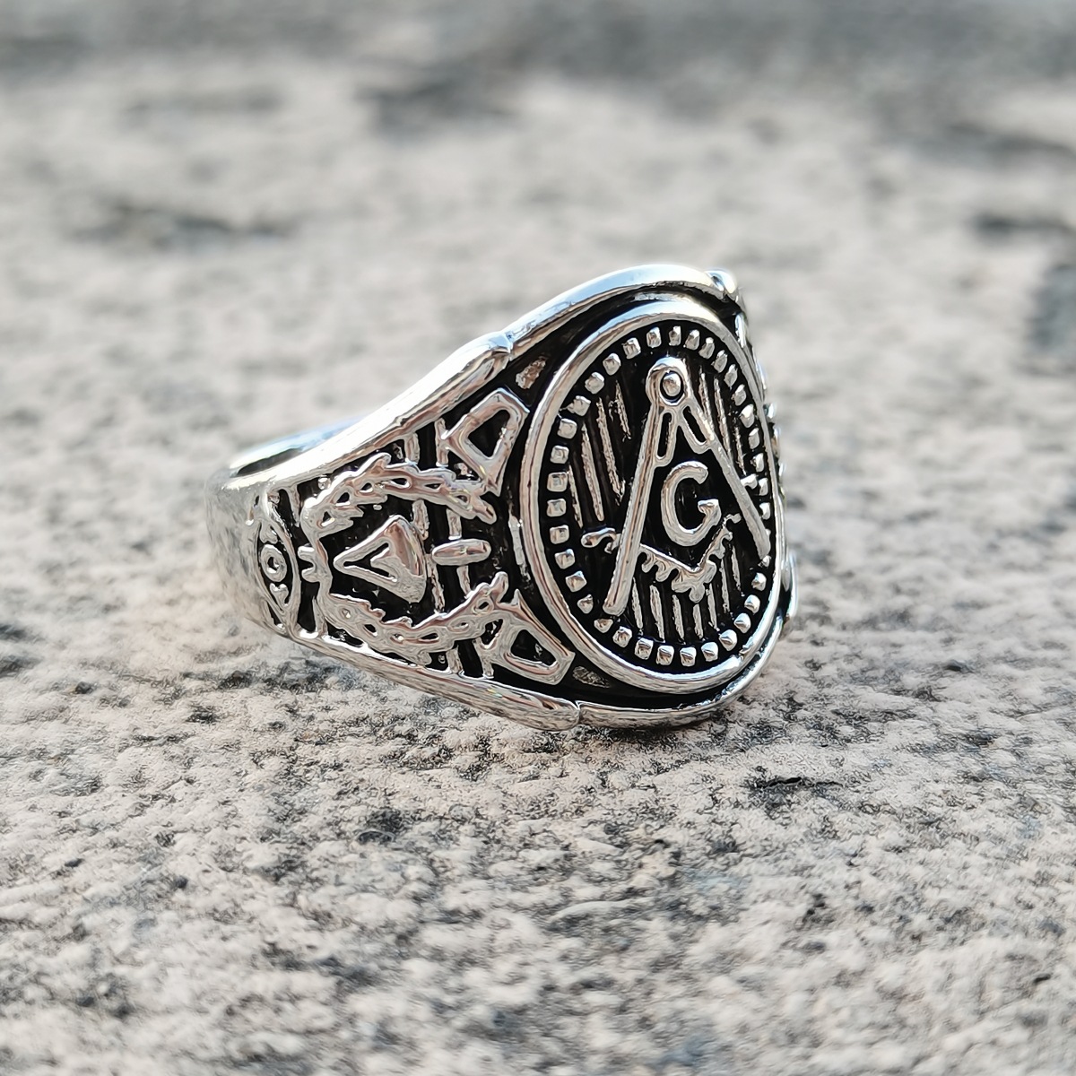 时尚创意跨境热销朋克风戒指霸气男士嘻哈指环创意夸张复古手饰品详情8