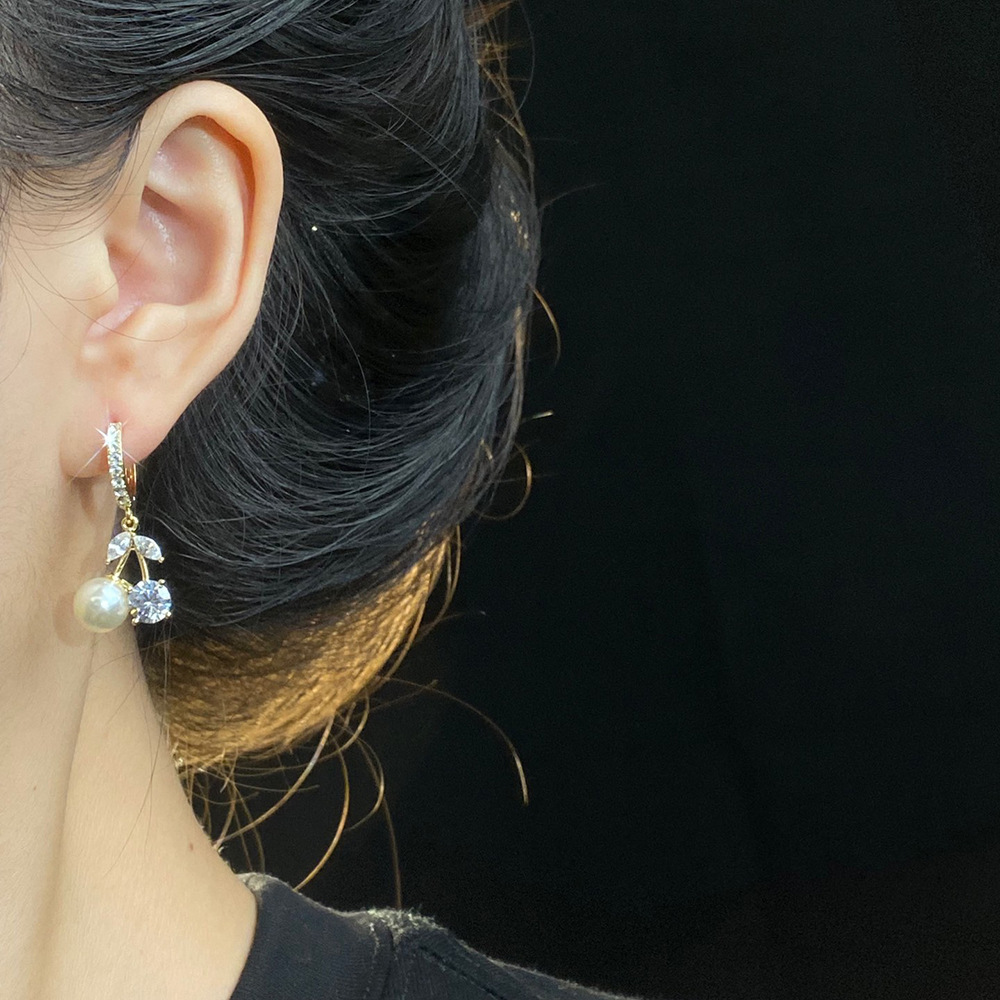 Ailu high-end and elegant earrings, small and exquisite, light luxury ear buckles and ear rings, fashionable design sense, niche earrings wholesale pic 4
