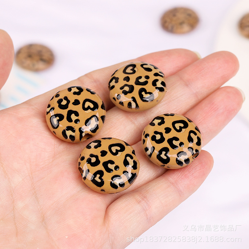 Retro and versatile flat round leopard print beaded perforated diy bracelet, necklace, head rope, shoe buckle accessory, resin accessory beads pic 4