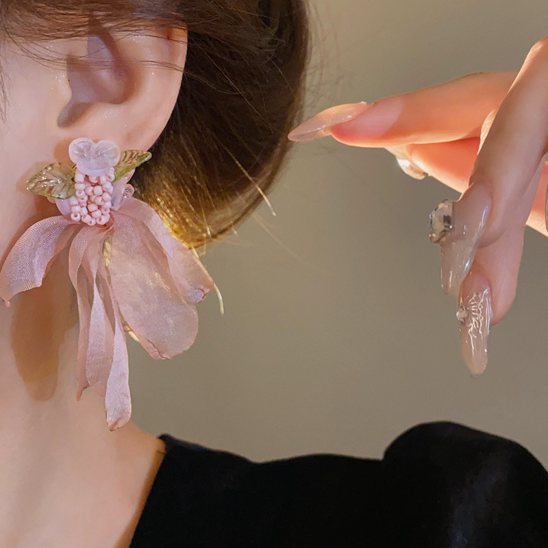 Silver needle forest-themed flower mesh ear studs, simple and fashionable atmosphere earrings, niche and versatile country-style earrings wholesale pic 42