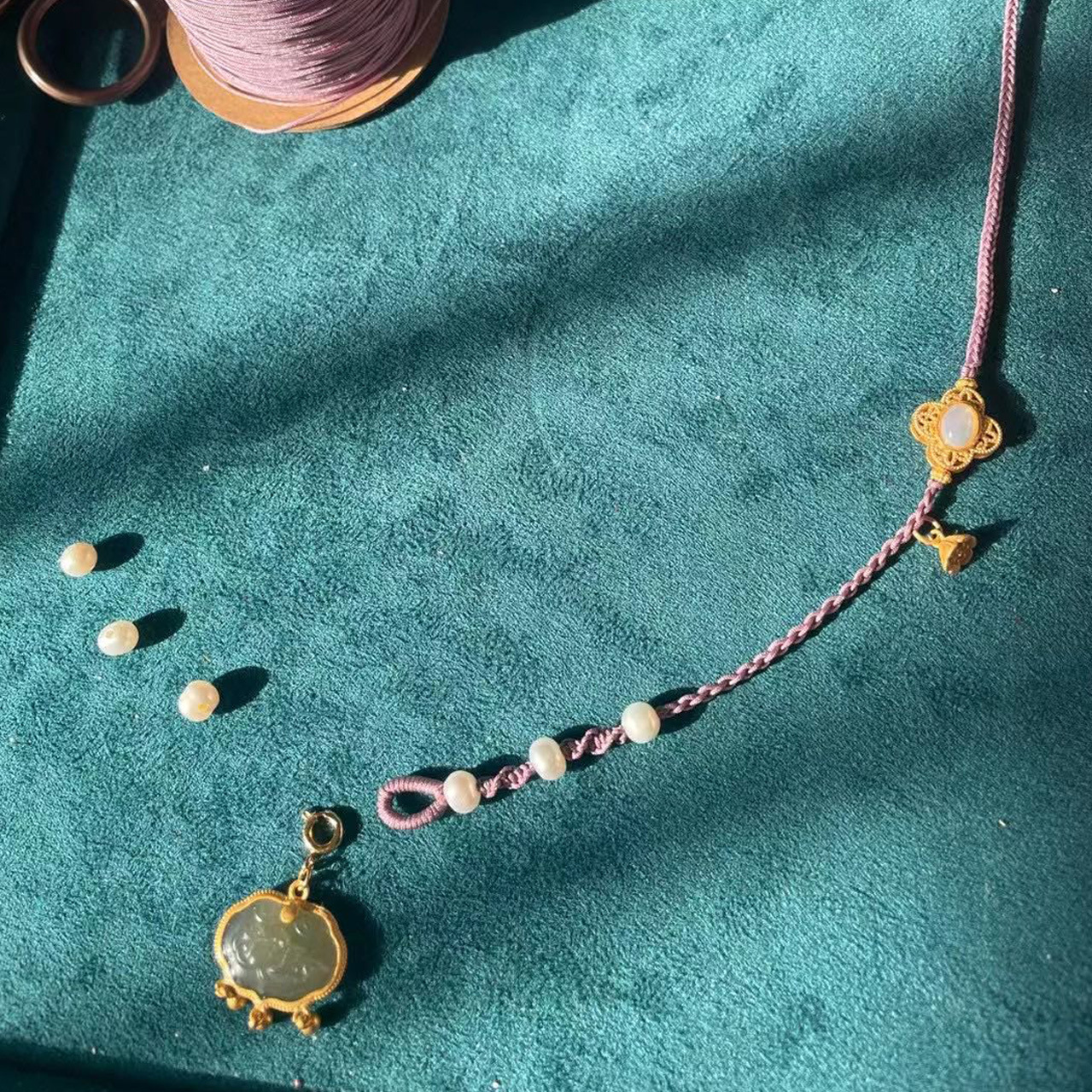 Natural Hetian jade lotus lock pendant necklace, hand-woven freshwater pearl collarbone chain for women, fashionable and versatile pic 14