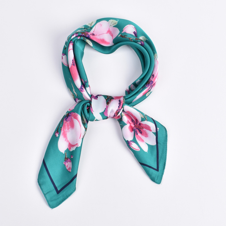 Wholesale of the new sweet floral pattern imitation silk scarves for autumn and winter 2022. Fashionable and elegant 70-square-meter scarves are versatile pic 29