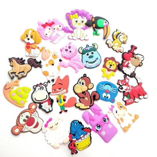 厂家直销创意PVC软胶钥匙扣动漫卡通配饰挂件活动促销小礼品详情2