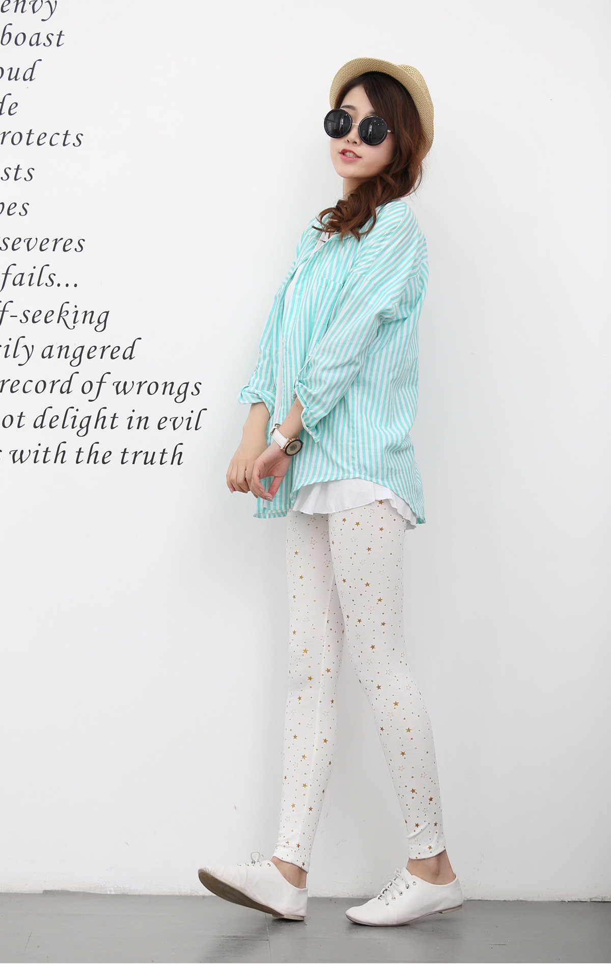 The new basic slimming style from Dongdaemun, South Korea, featuring star-studded nine-inch skinny leggings pic 3