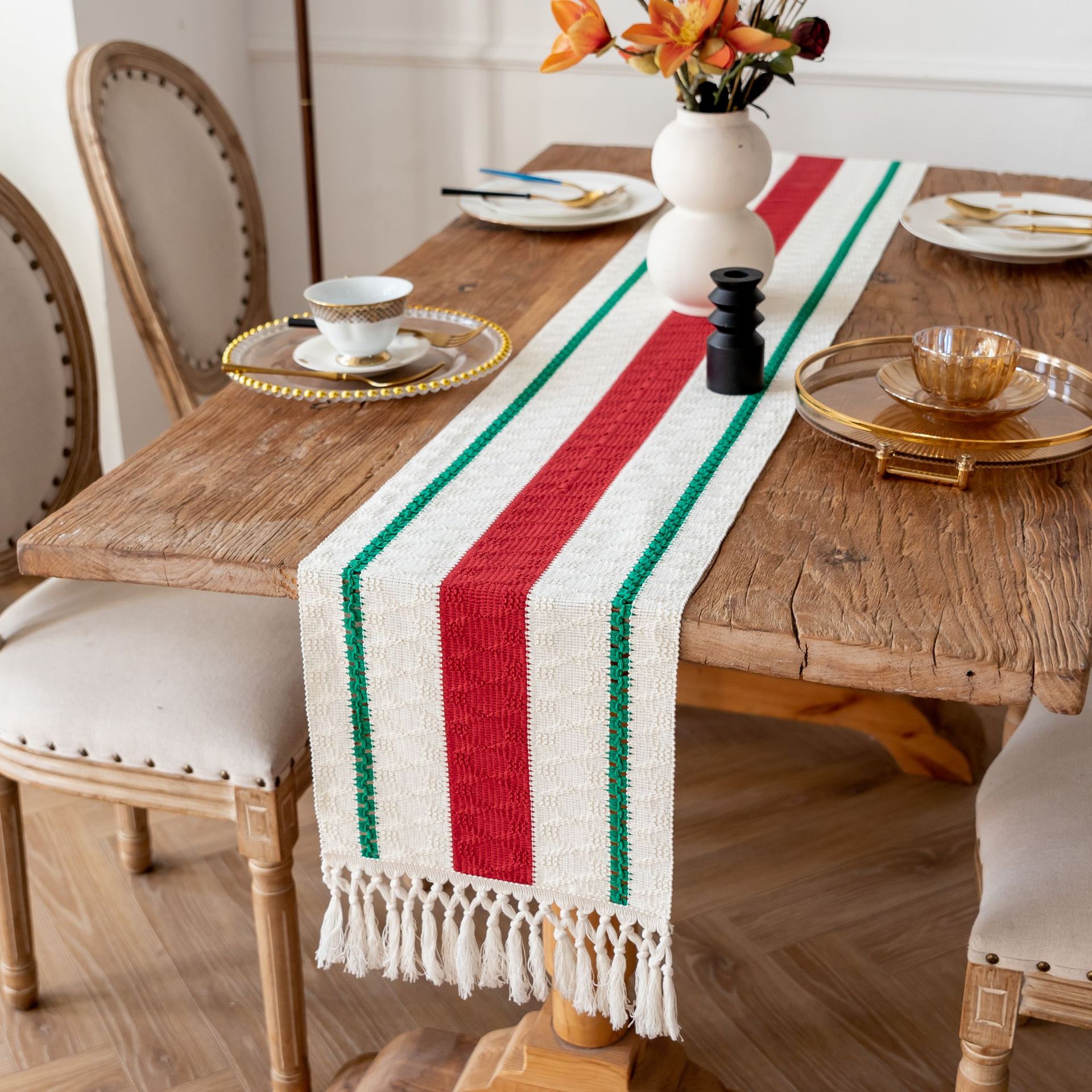 Wholesale of popular cross-border Christmas table flags, American red and green color New Year long tablecloths, entrance hall shoe cabinet decorative tablecloths pic 3