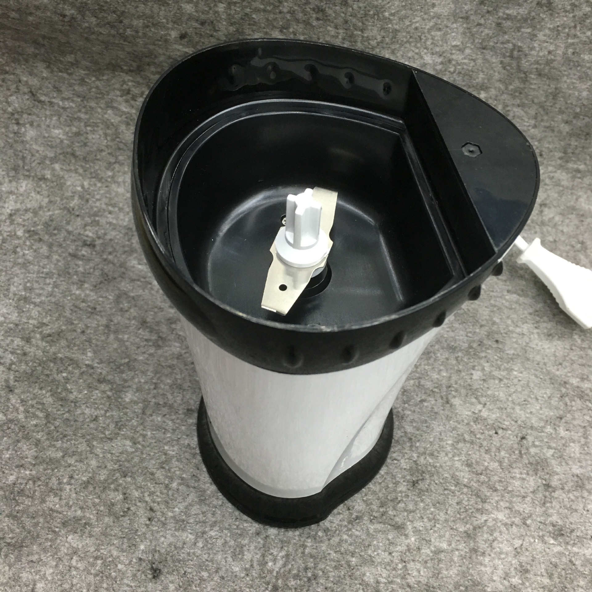 The cross-border bestseller SOKANY3012 coffee grinder is an electric coffee grinder pic 3