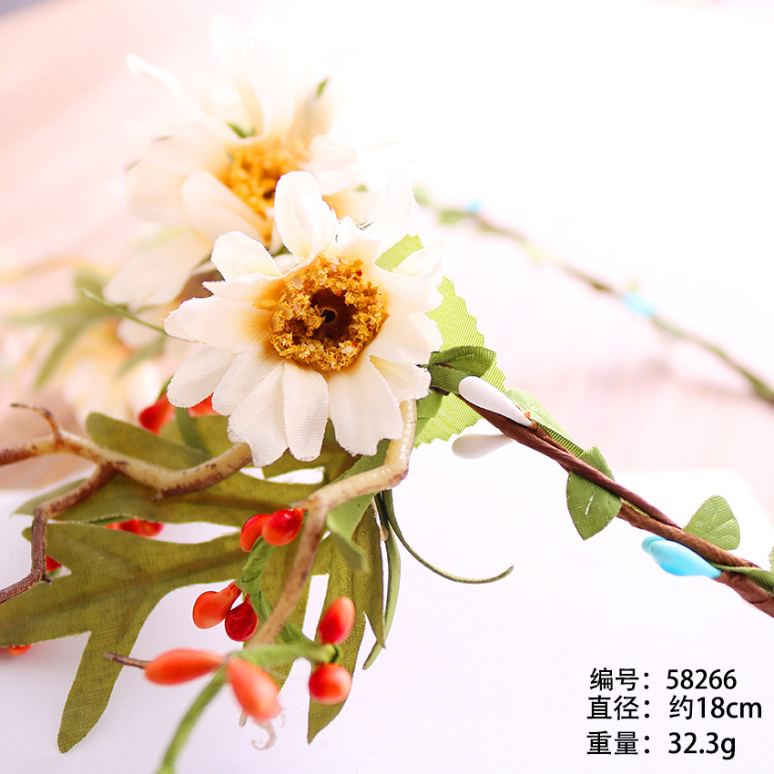 2018 Korean-style forest-themed bridal headwear and hair accessories, artificial flowers, antler garlands, studio wedding photography headwear and headwear pic 2