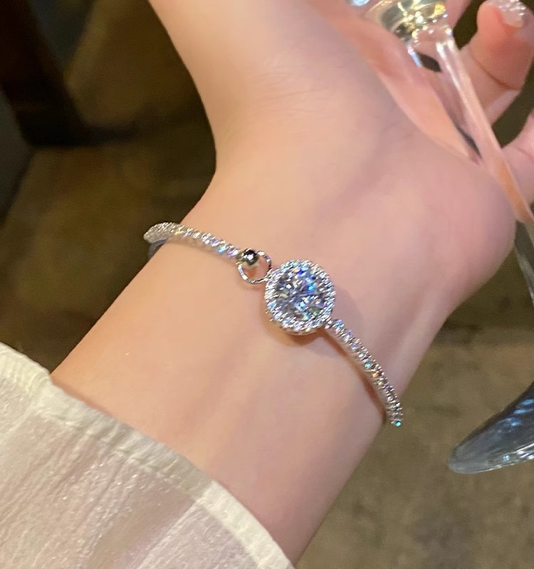 Korean bestseller, super shiny round zircon bracelet, simple and versatile, high-quality, perfect for best friend gifts, wholesale of bracelets and jewelry pic 11