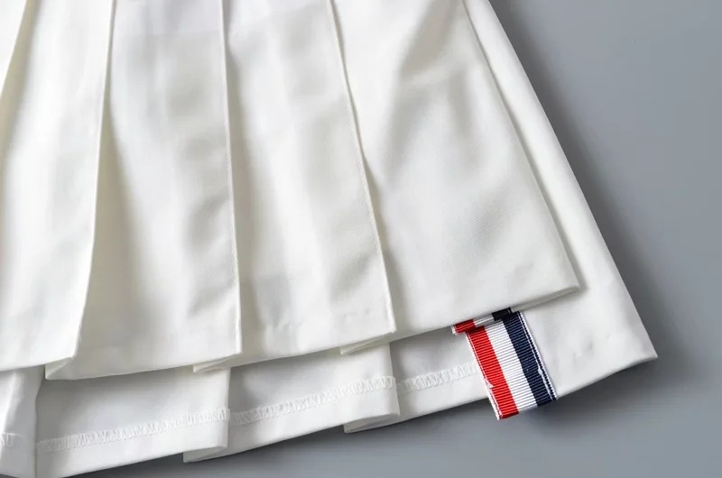 The new TB college style four-bar high-waisted pleated skirt in the summer of 2019 in Europe and America is A bestseller. The A-line skirt is short in the front and long in the back to prevent exposure pic 49