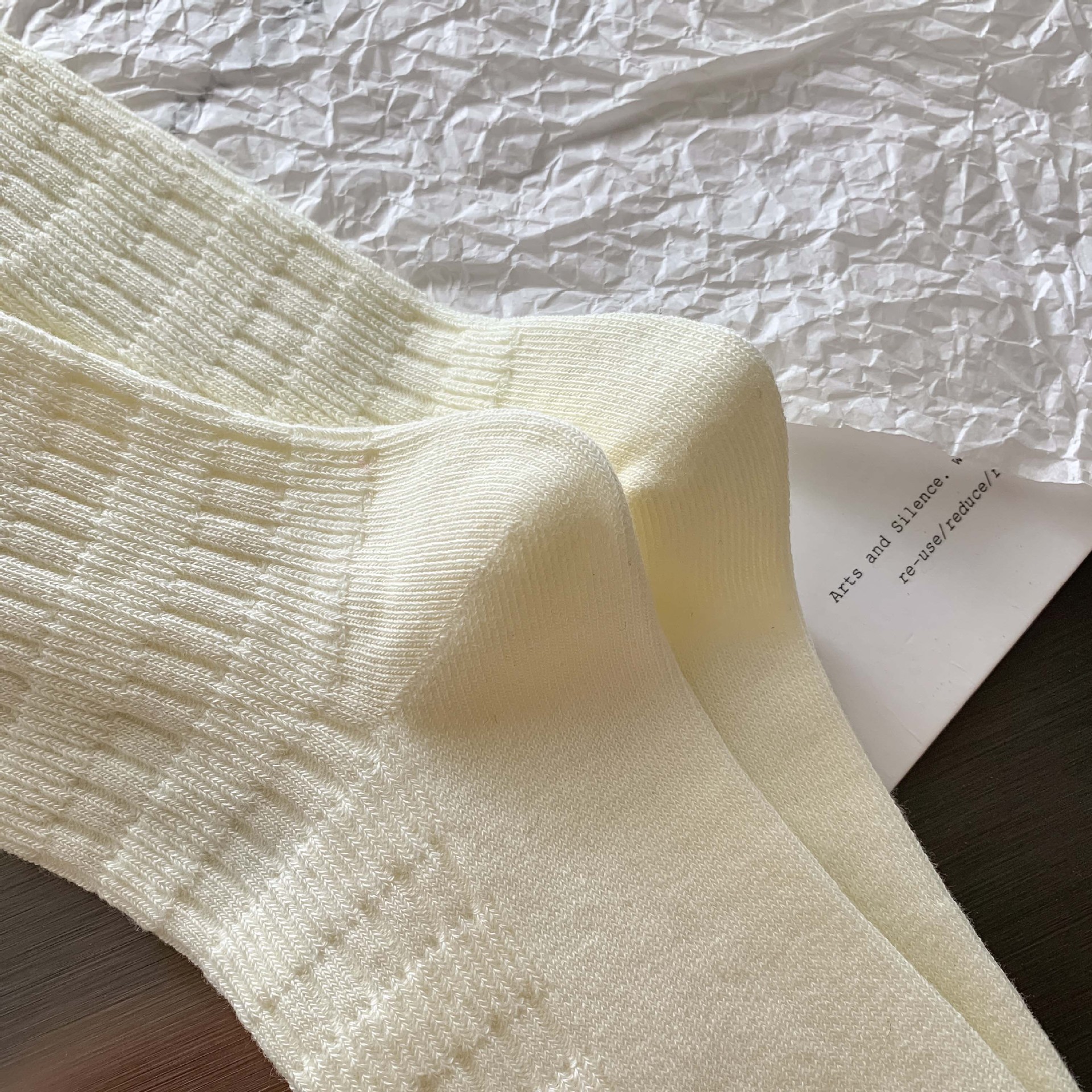 2023袜子女早秋字母欧货中筒袜ins棉质个性洋气百搭外穿网红潮袜详情11