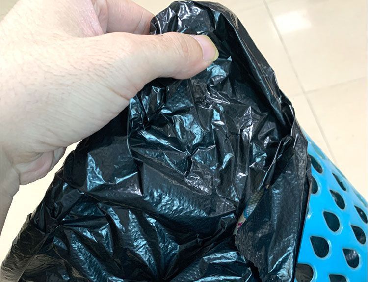 Jie Sifang garbage bags are thickened and extra-thick. They are suitable for kitchen use with handles and enlarged for office use. They are plastic bags that are cost-effective pic 1