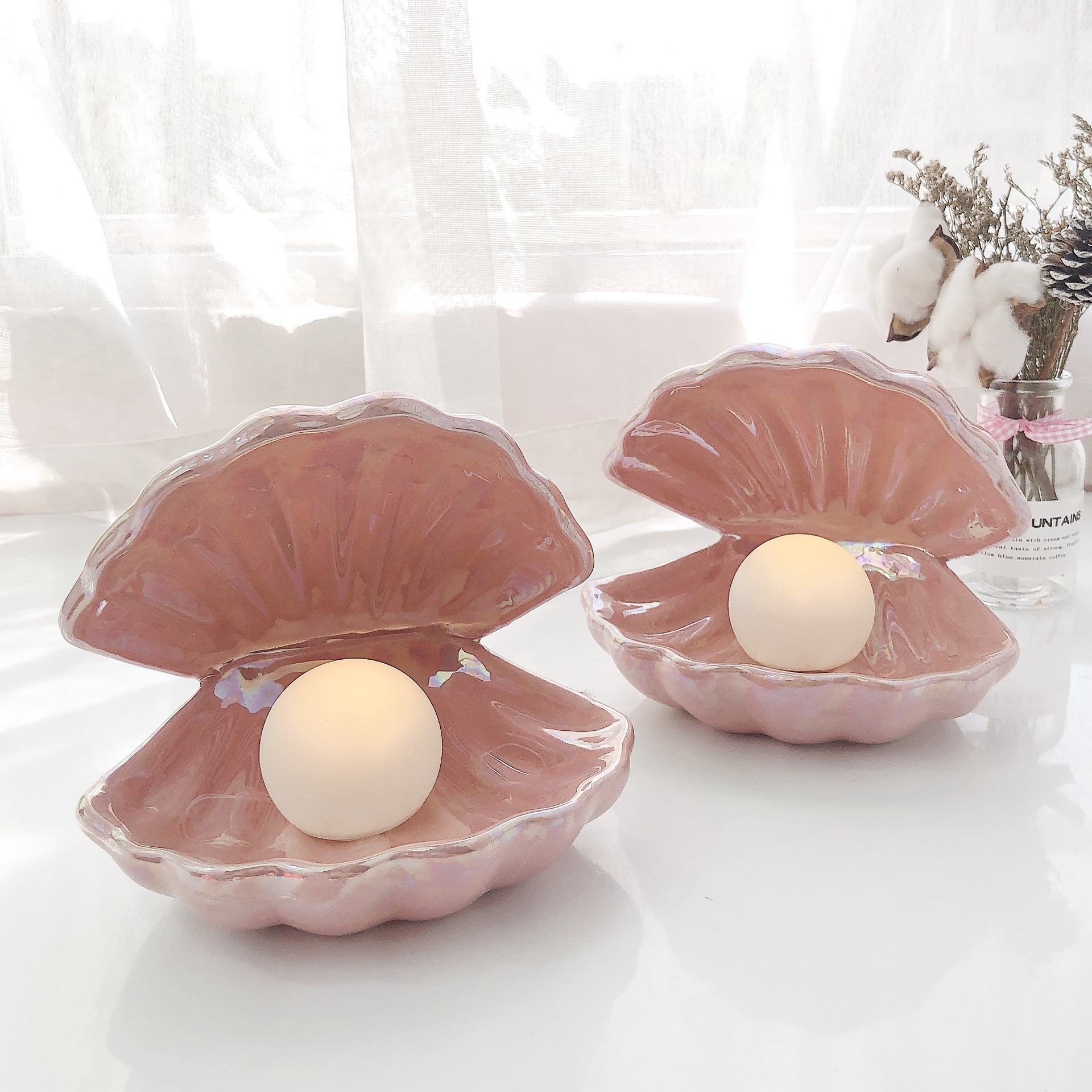This is a popular Nordic dreamy shell lamp with a romantic pearl atmosphere and creative night light for the bedroom pic 3