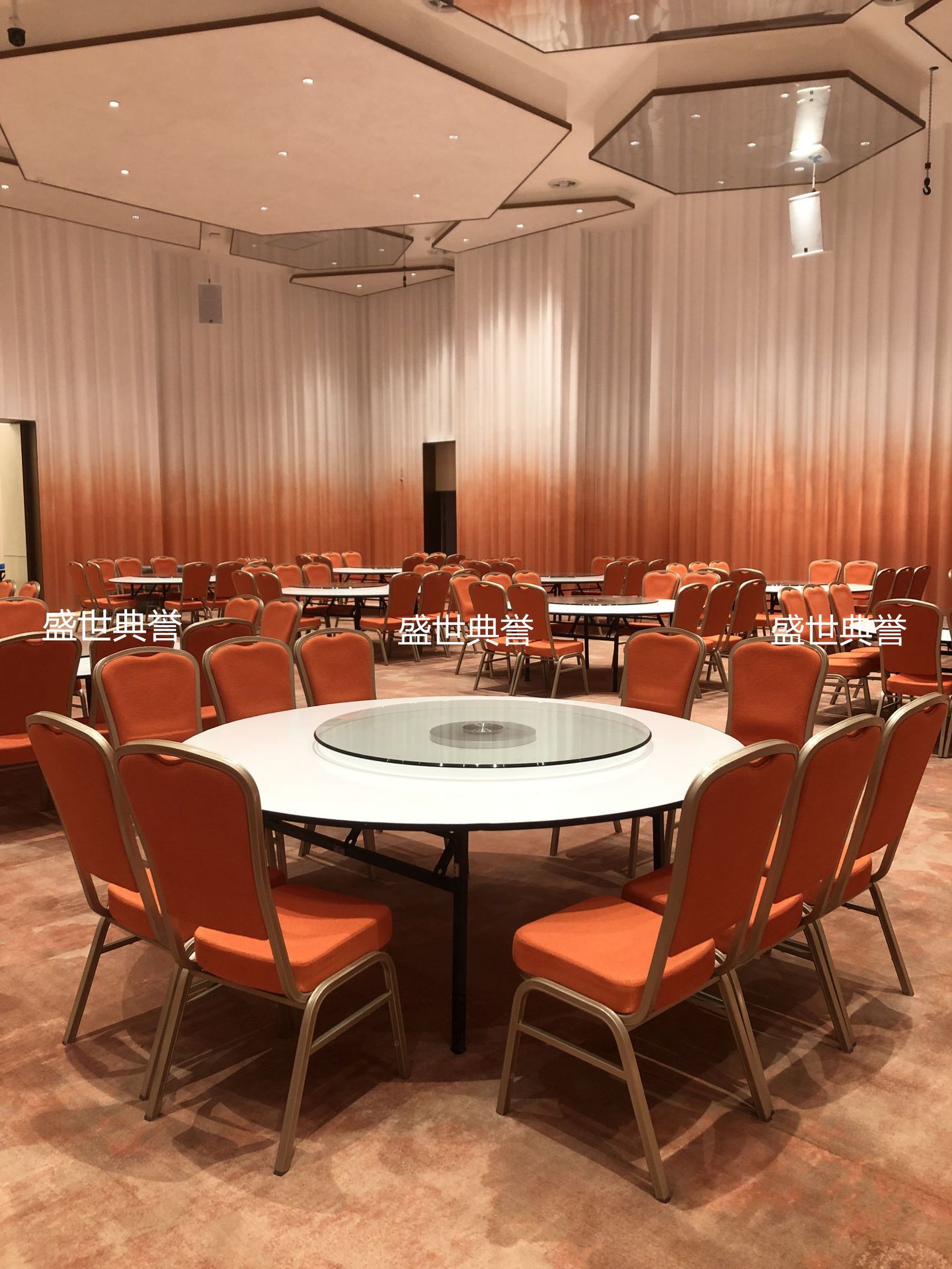 Wenzhou five-star hotel banquet dining tables and chairs, banquet center aluminum alloy banquet chairs, wedding banquet hotel folding tables and chairs pic 7