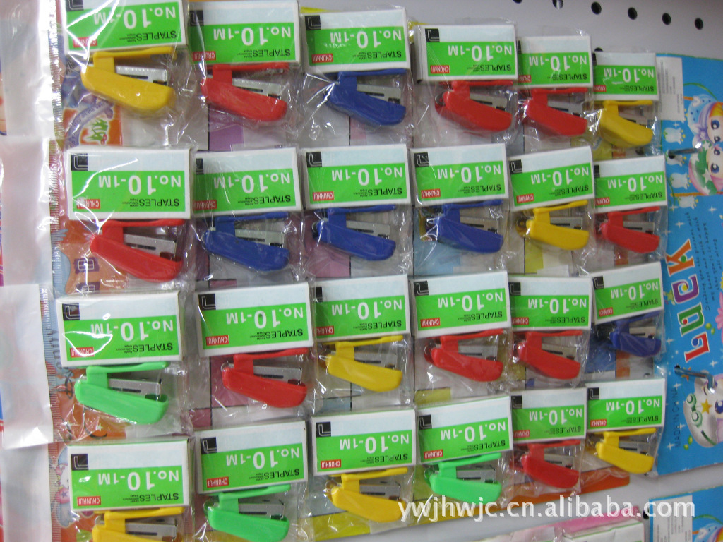 The manufacturer sells 12 sets of 204 staplers, including mini staplers, small staplers and multi-color staplers pic 5