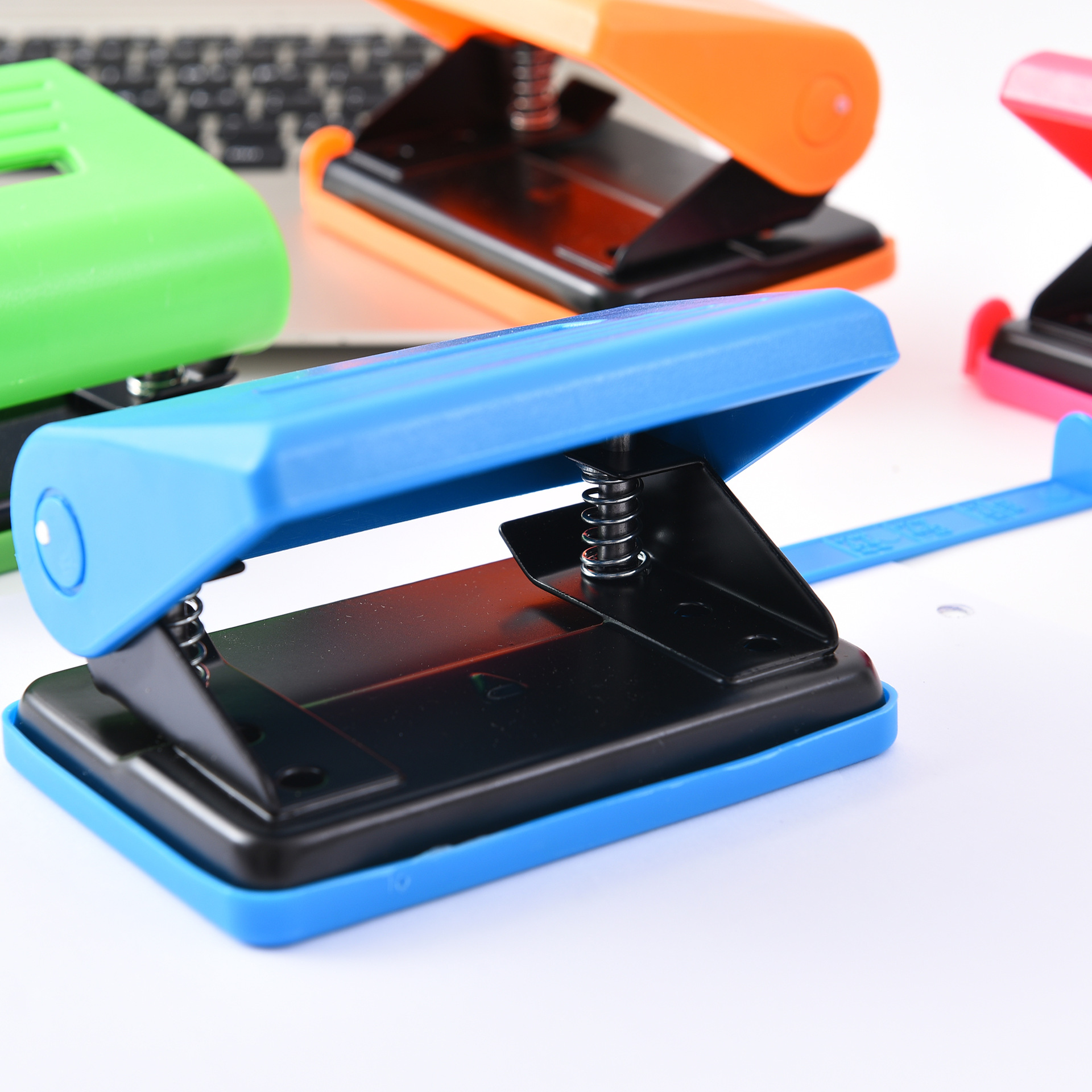 Factory direct supply of cross-border exclusive 1100 double-hole punch, Chinese binding manual punch, loose-leaf A4 paper pic 9