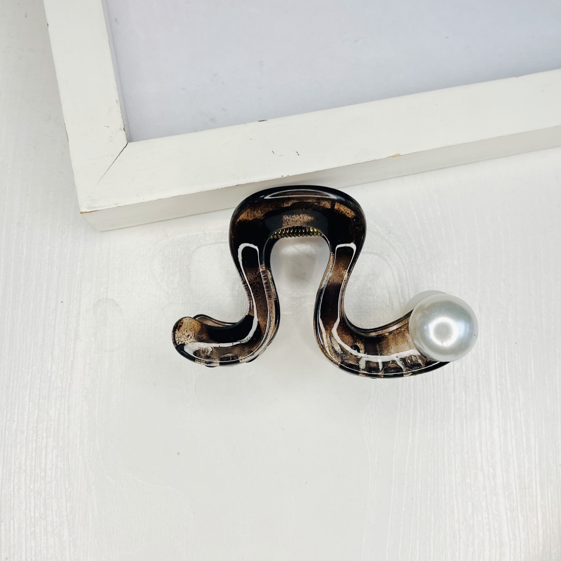 The 2025 National Trend series hairpins feature a niche design with geometric leopard print pearl hairpins, exuding a feminine and high-end charm. They are medium-sized semi-clip headwear pic 33