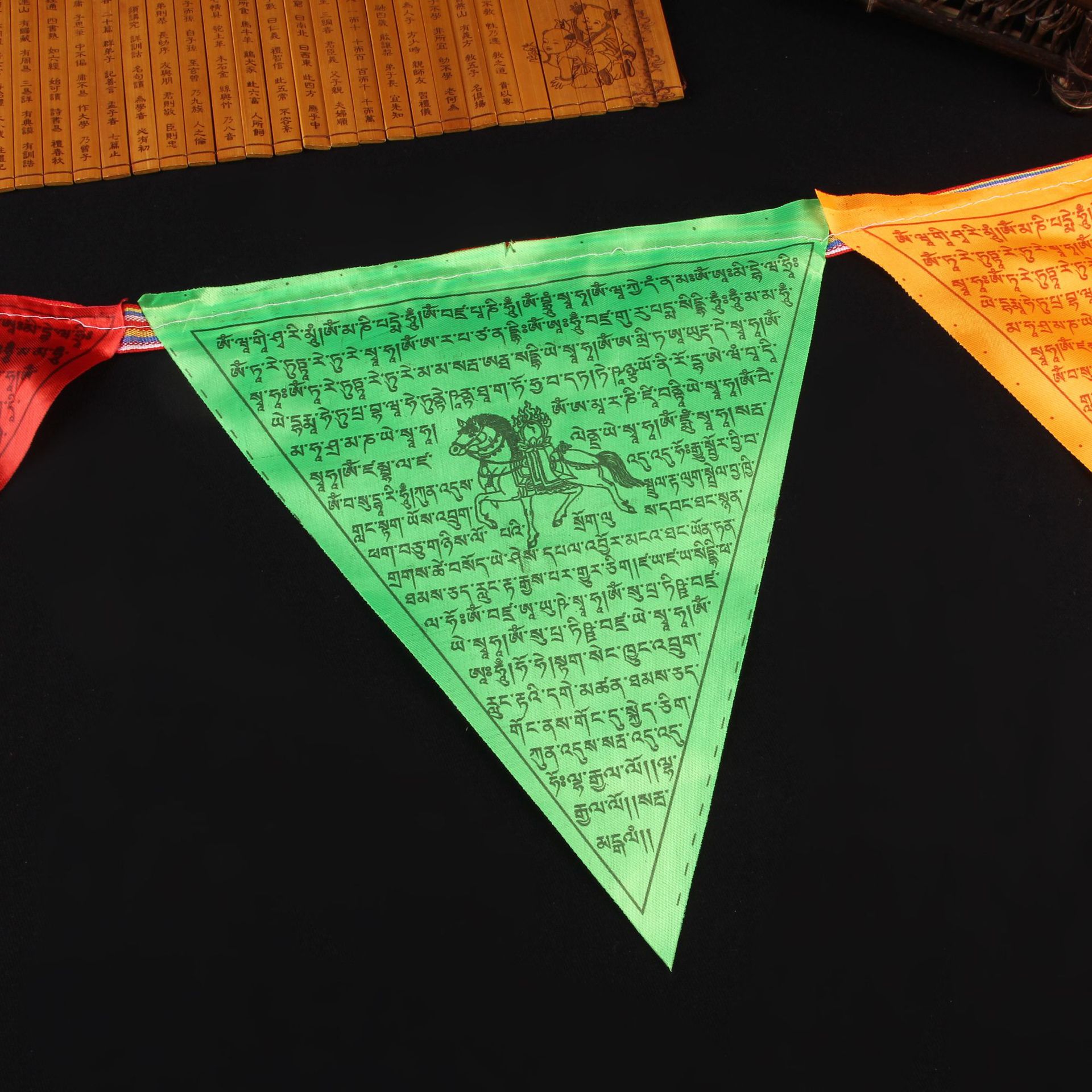 三角彩旗5.8m绿JPG