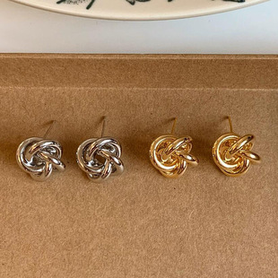 Gold and silver simple matte ear loops and ear buckles, 2025 new style exaggerated earrings, niche and unique, round face slimming earrings for women pic 8