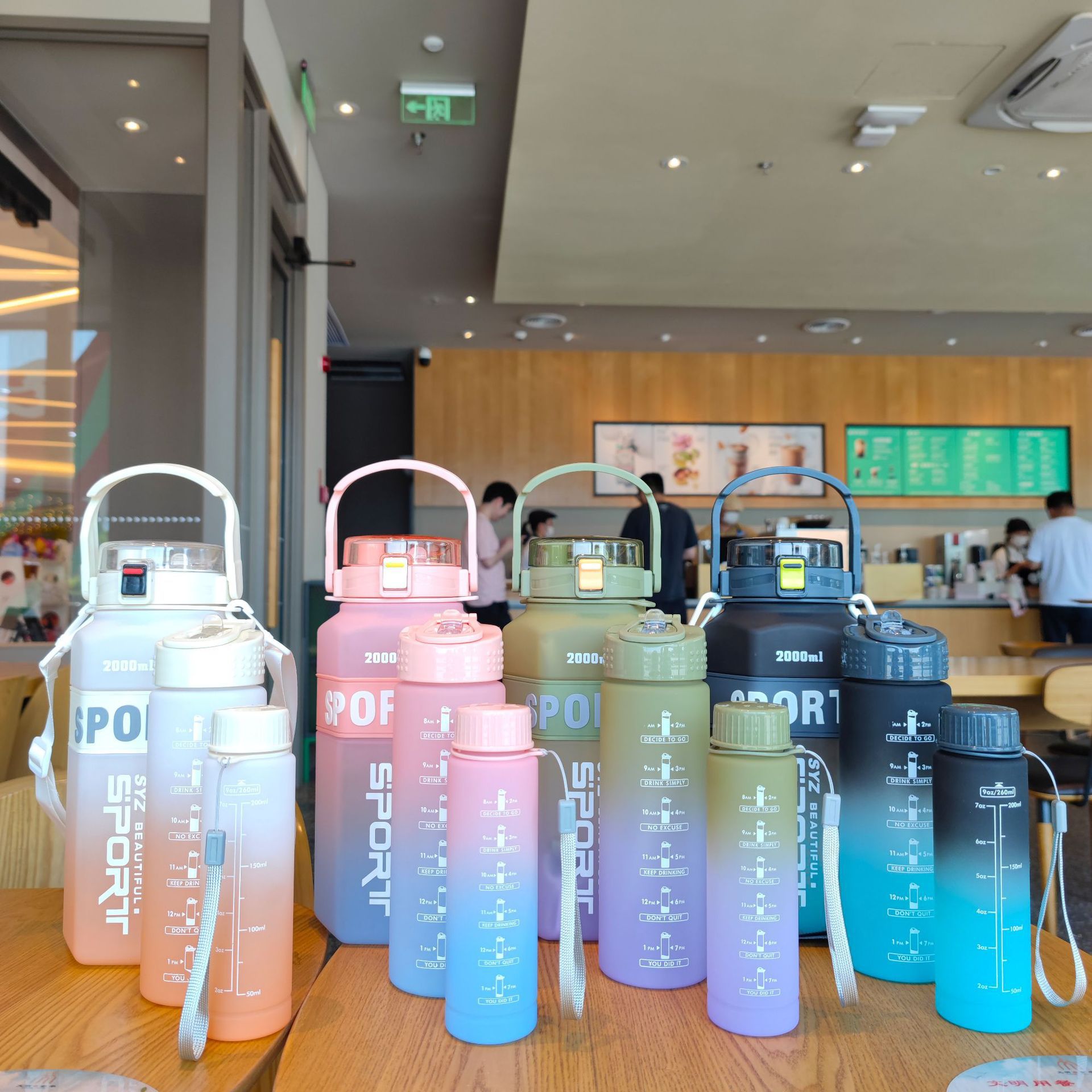Large-capacity gradient color water cup for fitness and sports water pic 5