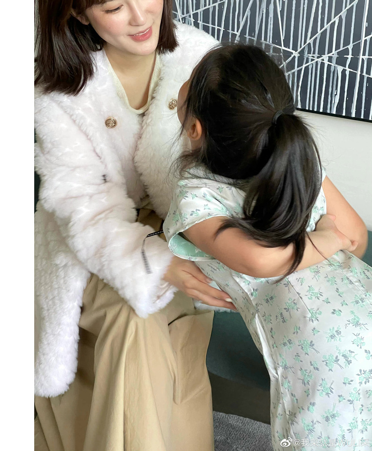 冬季新年羊羔毛皮草短款女网红羊剪绒布加迪全羊毛年轻短外套详情22