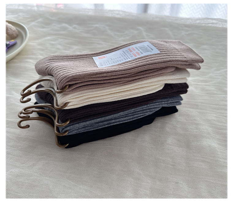 袜子地摊一件代发保暖羊毛袜子女士秋冬新款 加厚休闲诸暨中筒女袜 纯色双针中筒袜一件代发详情11