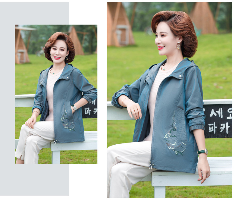 New autumn coats for middle-aged and elderly women, short embroidered jackets for mothers, and hooded windbreakers for middle-aged women pic 34