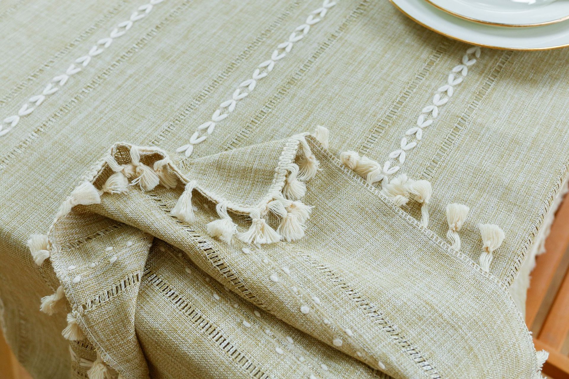 Cross-border retro country tablecloth, green hollowed-out decoration, cotton and linen tablecloth, embroidered decoration, party restaurant picnic mat pic 22